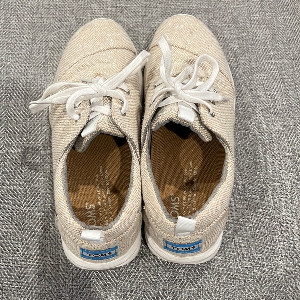 Womens cream Toms sneakers- size 7.5 sparkle accents.